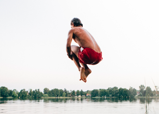 Man cannon balls into lake